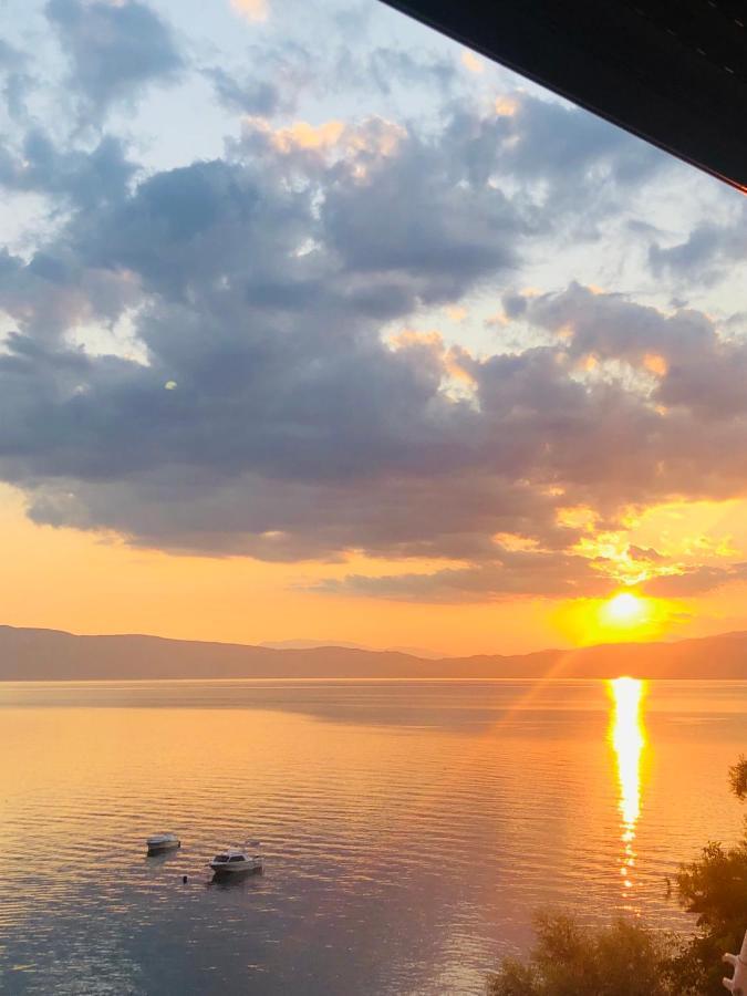 Sunrise Beach Peštani Exteriör bild